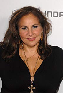 How tall is Kathy Najimy?